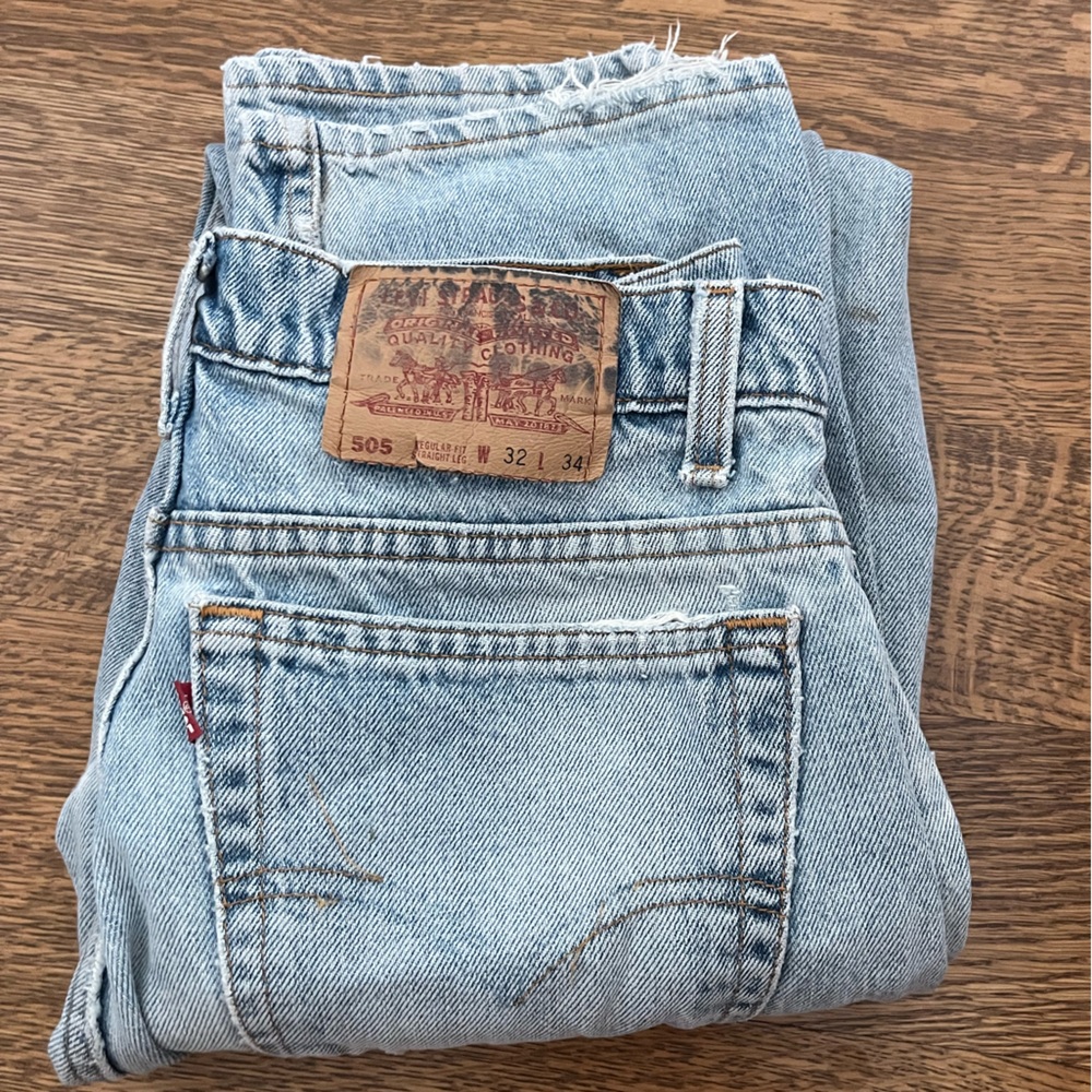 Perfect 505 vintage Levi’s light wash frayed distressed cotton